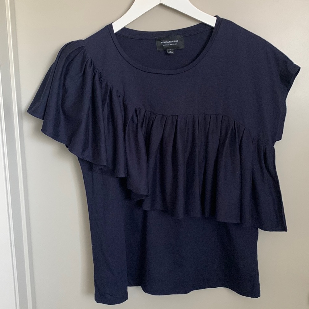Limited Addition Banana Republic tee in navy Size S